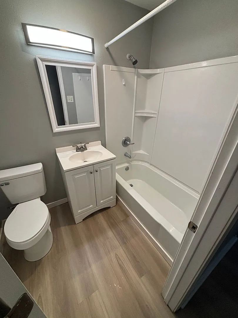 3 bed 1 bath — Photo 4