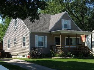 1915 1st Ave SW, Cedar Rapids, IA 52404