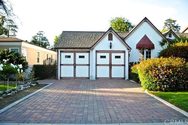 1st image of 425 W Kenoak Dr