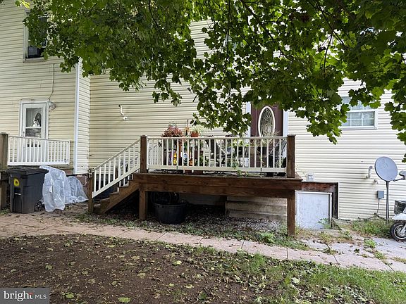 5th image of 49 Lumber St