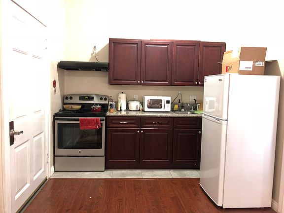 5th image of 1030 E Green St Floor 2