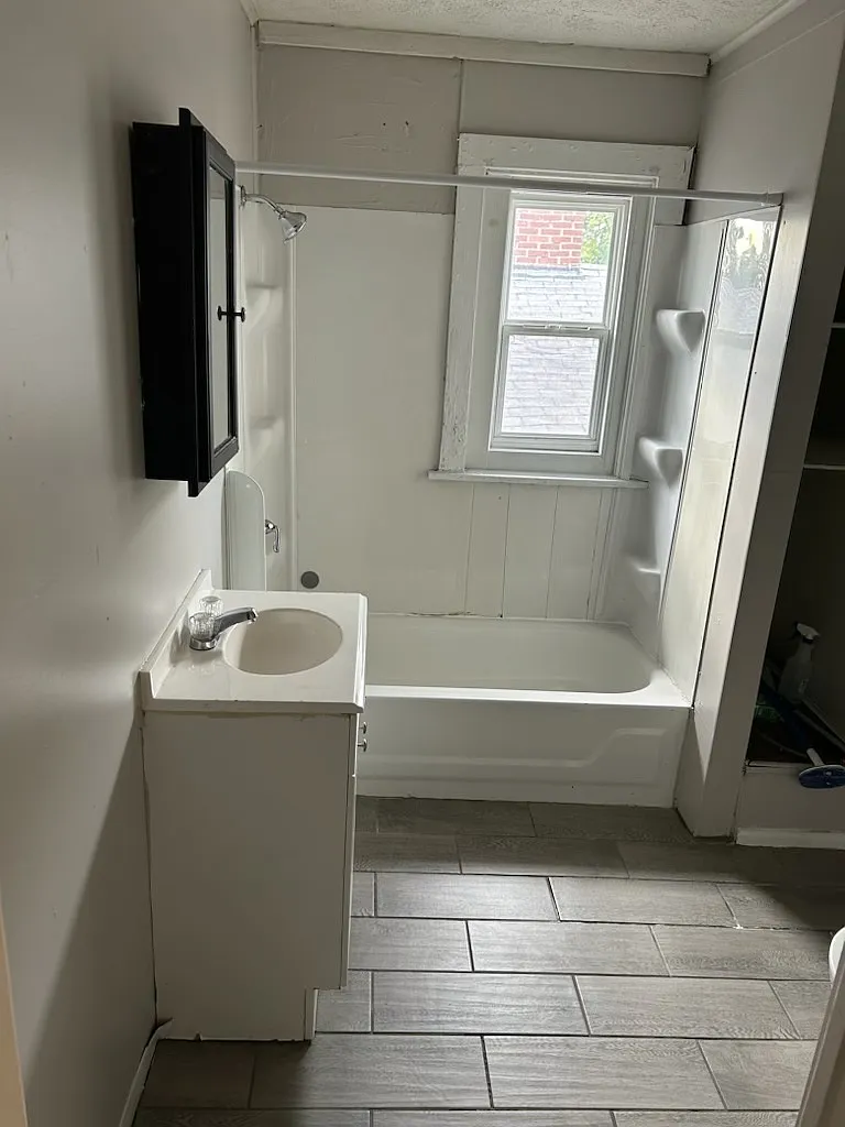 1626 Lawton Avenue (new) - 1 — Photo 3