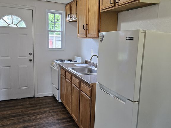 3rd image of 482 Clearview Dr APT E