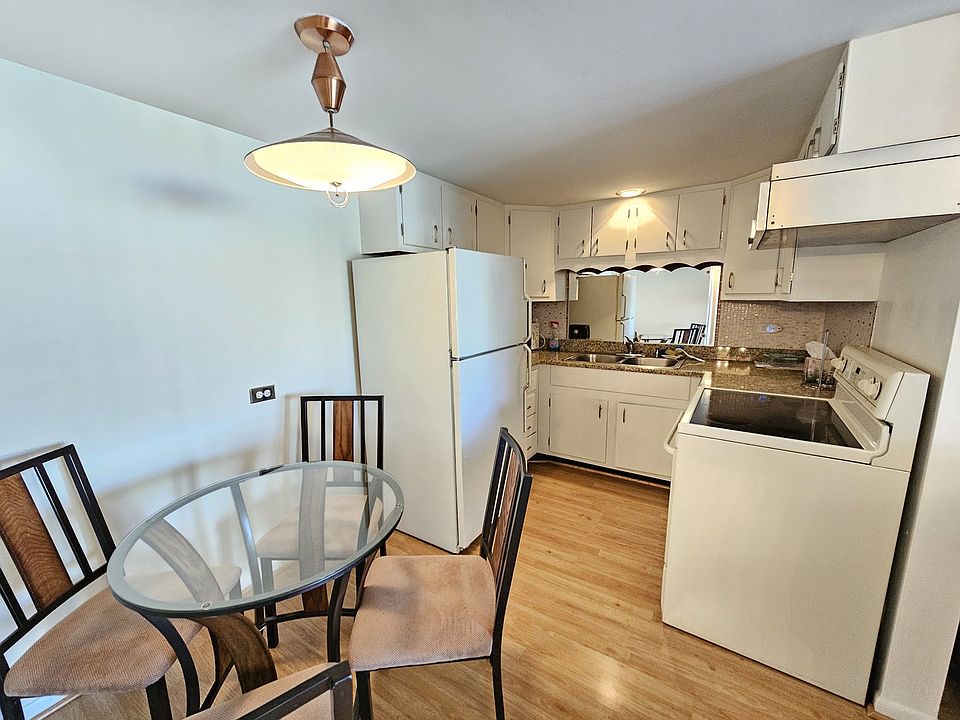 100 Deborah Ln Wheeling IL Zillow