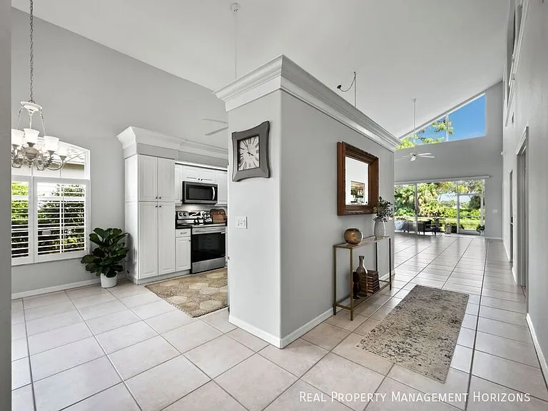 8737 Pebble Creek Ln — Photo 5