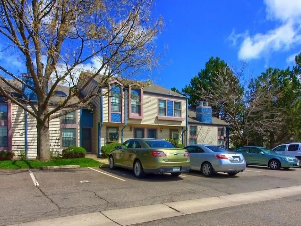 15999 E Alaska Pl #B