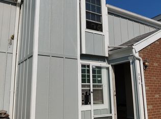 904 SE Hampton Ct, Lees Summit, MO 64063
