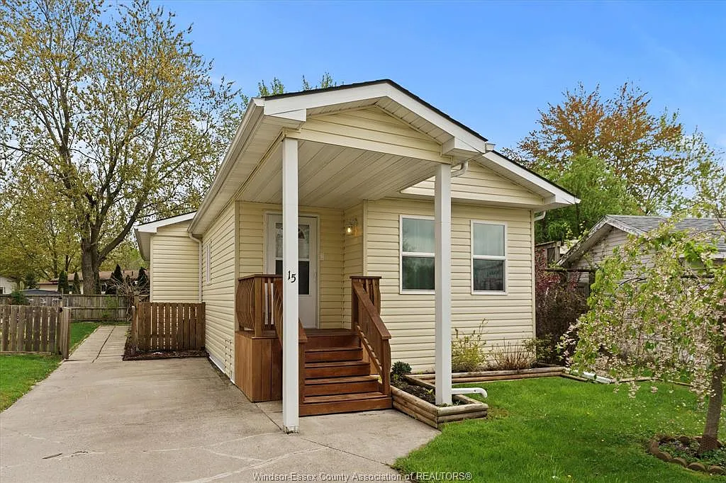 15 Spruce St photo 1
