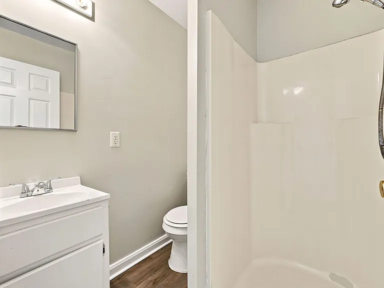 205 5th Ave — Photo 10