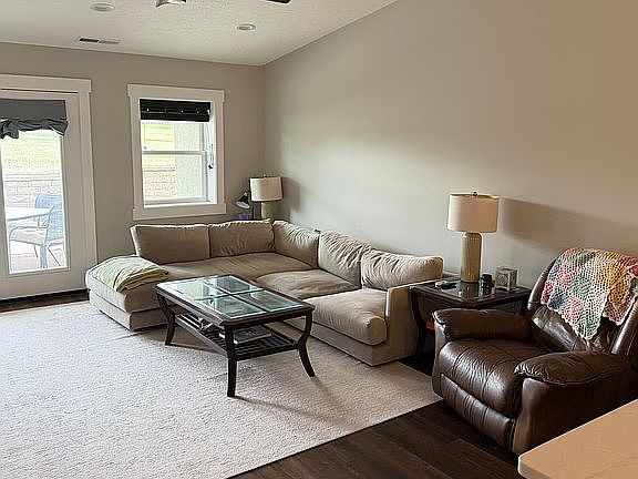 4th image of 600 Reed Ave