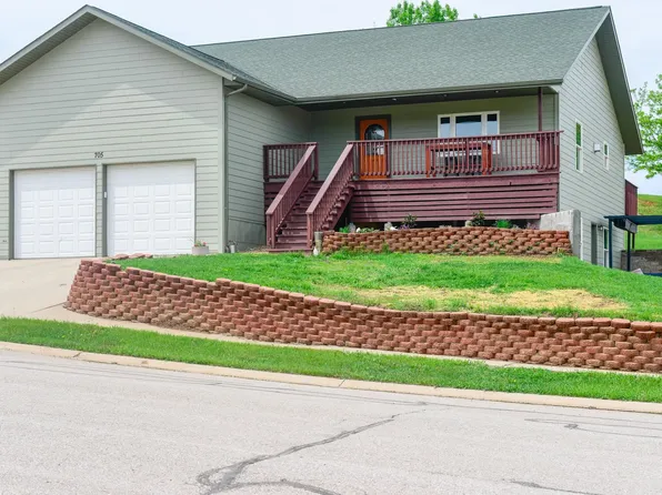705 S 31st St, Spearfish, SD 57783