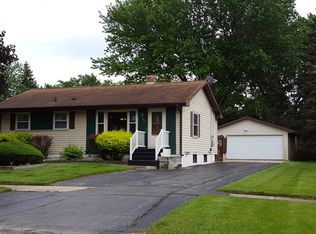 504 W Roosevelt St, Harvard, IL 60033