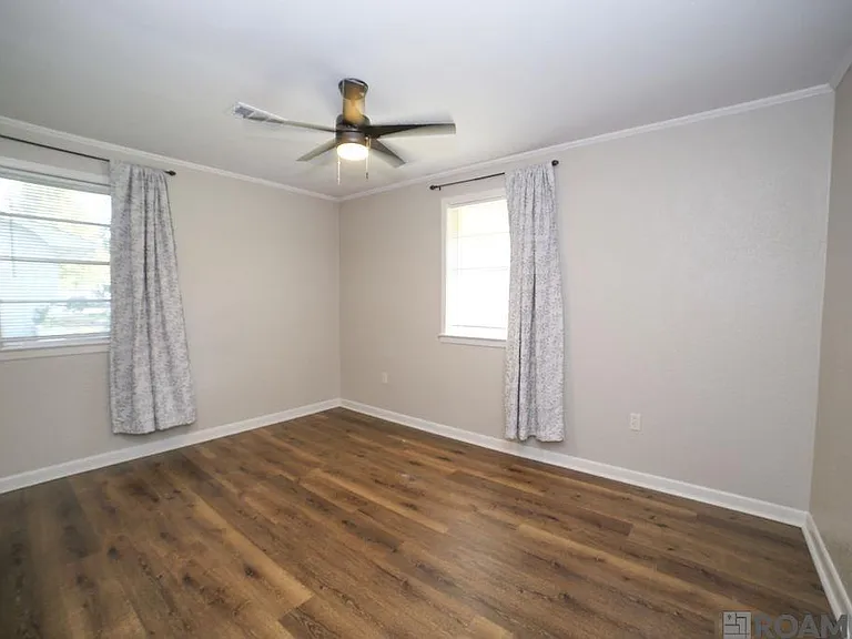 4821 Newell St — Photo 10