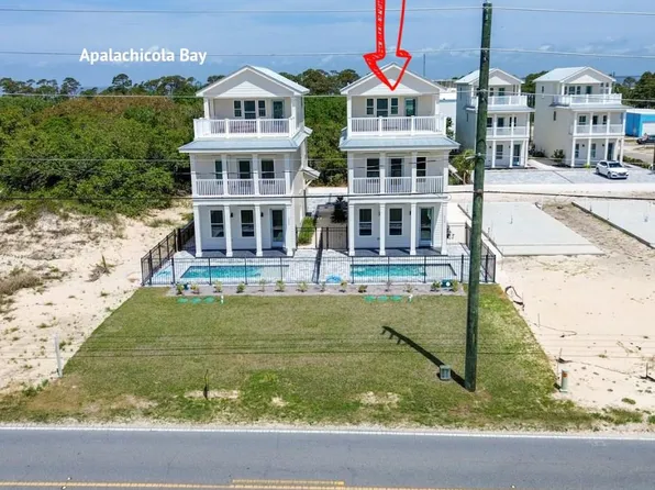 215 W Gulf Beach Dr, Eastpoint, FL 32328
