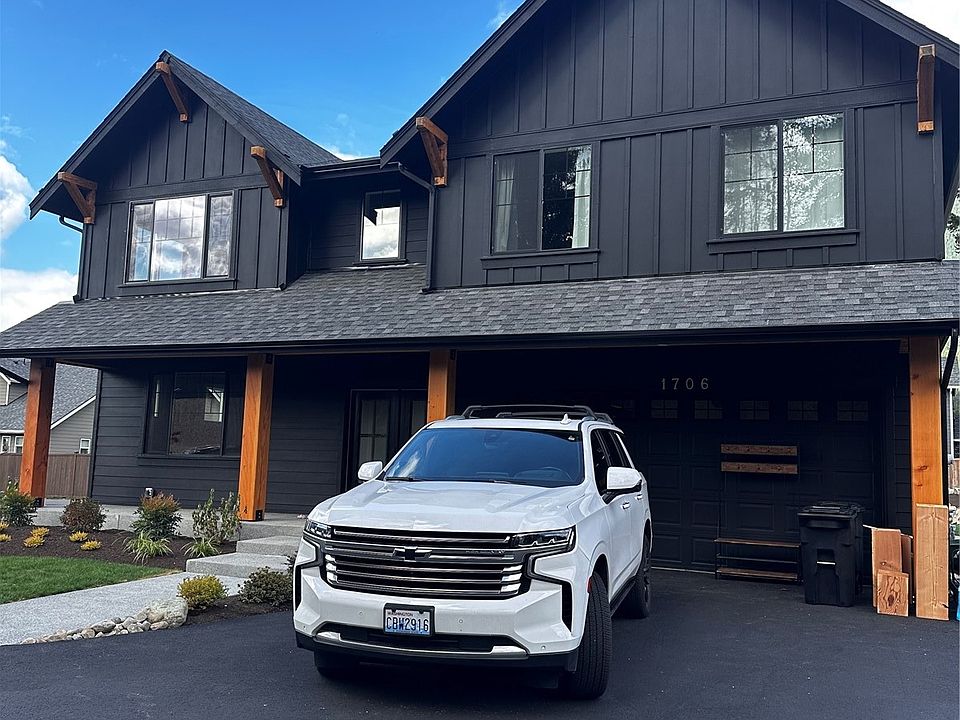 2nd image of 1706 Eagles Nest Place SE