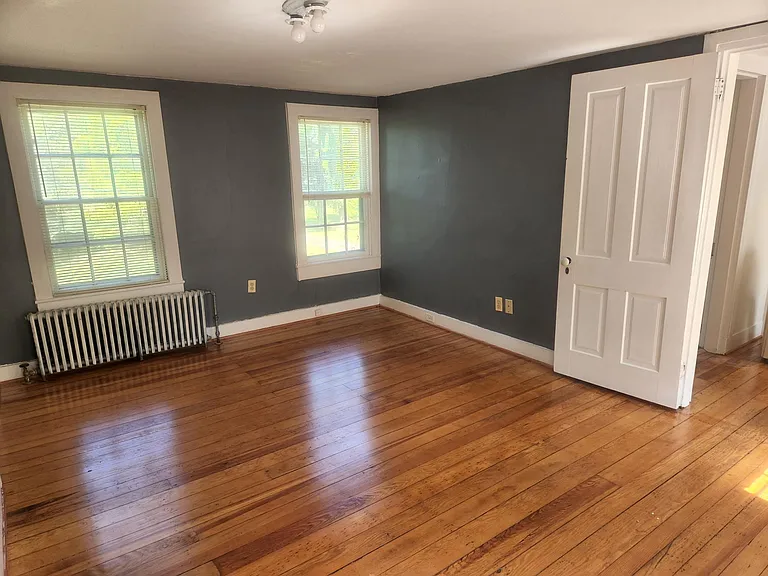 1520 Ridout Ln — Photo 17
