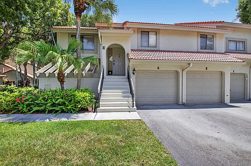 5530 Coach House Cir #E Photo 1