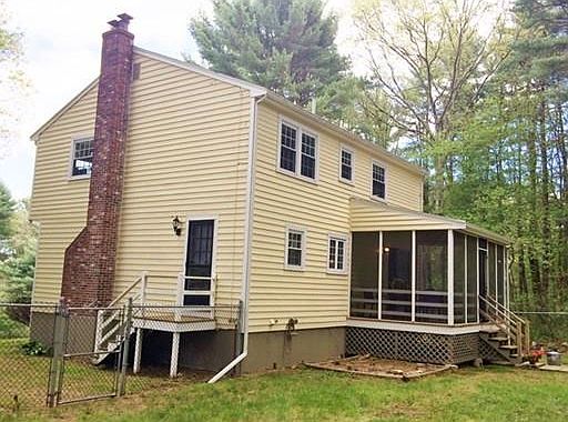 3rd image of 6 Ironwood Ln