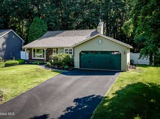 43 Algonquin Rd, Clifton Park, NY 12065