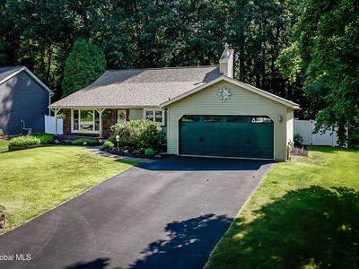 43 Algonquin Road, Clifton Park, NY, 12065