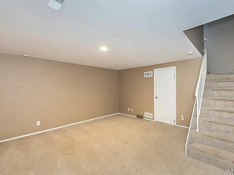 1212 Clarkson Ct — Photo 7