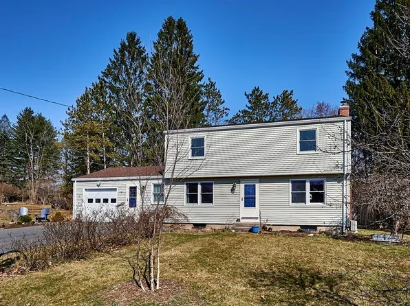 101 Columbia Dr, Amherst, MA 01002