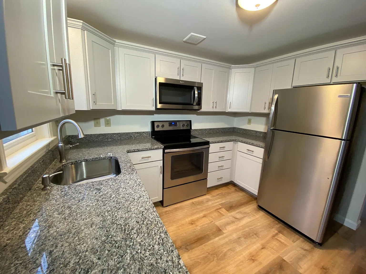 Oak Terrace Townhomes — Photo 4