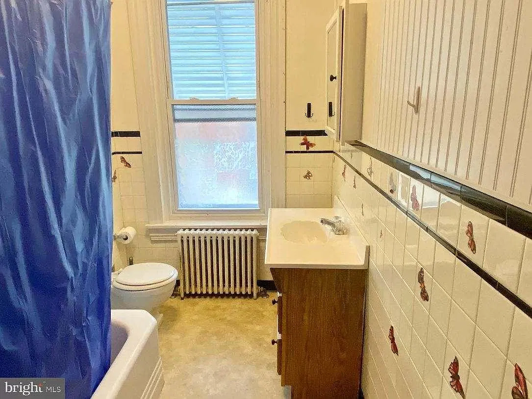 3 bed, 900 sqft, $1,930 — Photo 4