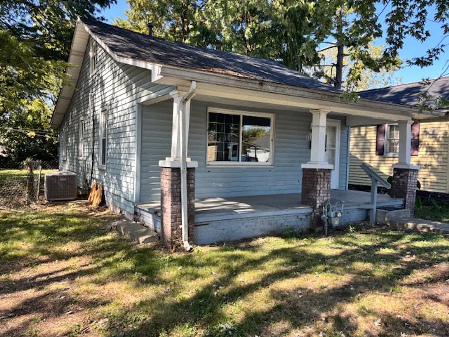 1909 South Kerth Avenue Evansville, IN 47714 — Photo 1