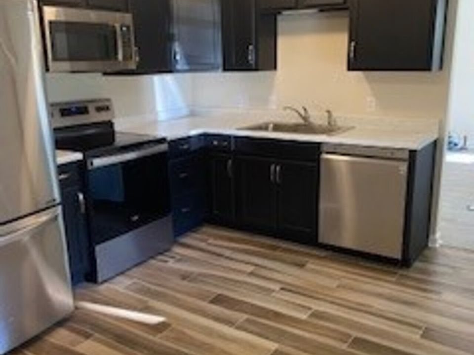 2nd image of 106 N Glencove