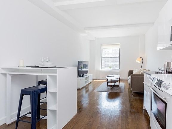 4th image of 212 W 91st St APT 730