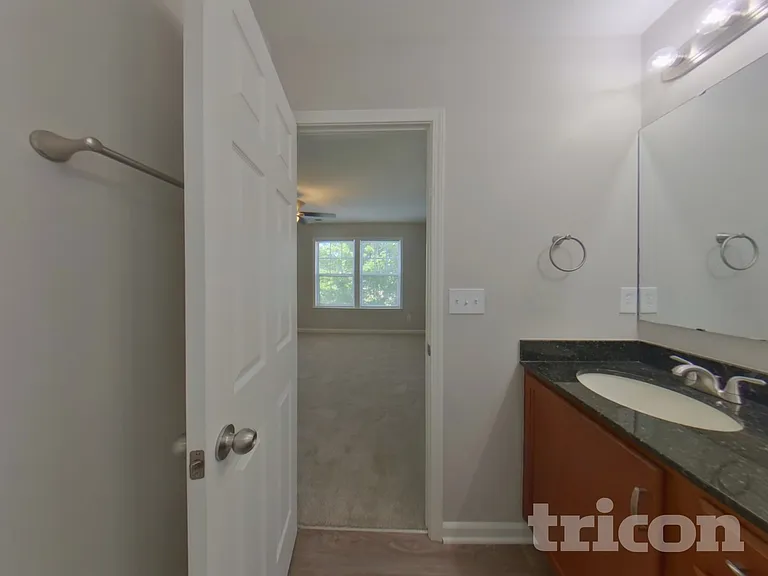 121 English Oak Ln — Photo 11