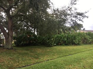 550 SE Maple Ter, Port Saint Lucie, FL 34983