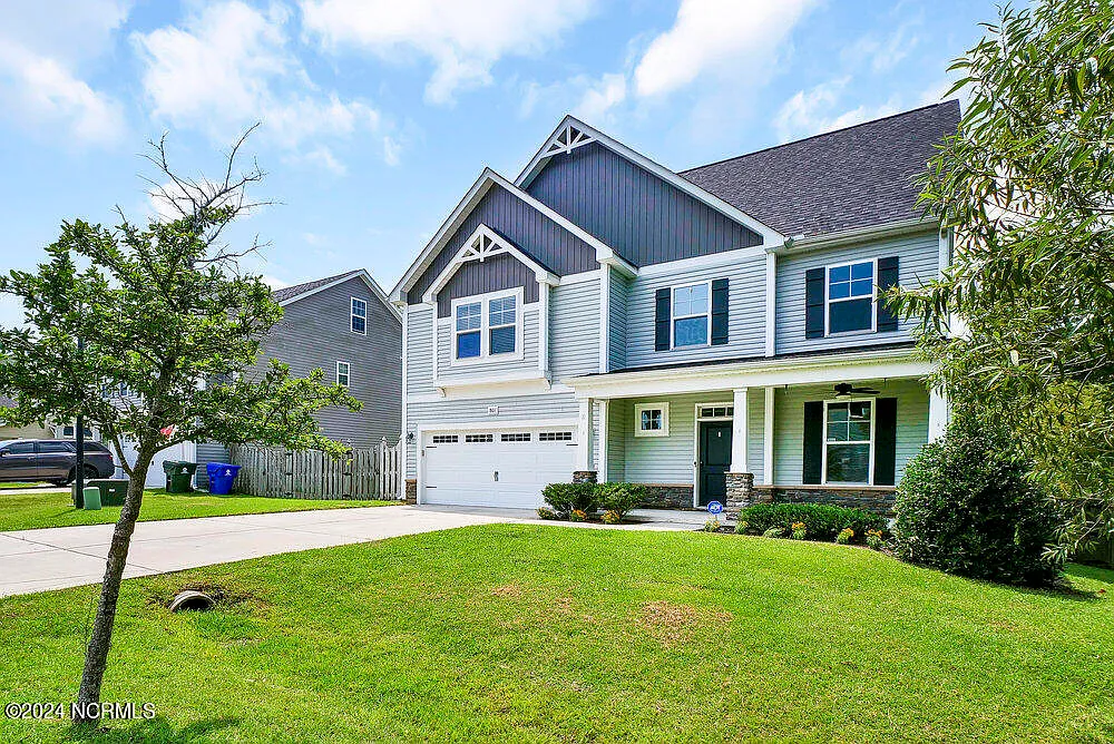 Building Photo - 801 Rosedale Dr