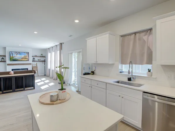 221 Tuscan Sun St, Summerville, SC 29485