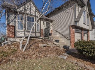 12604 Fountain Lake Dr, Grandview, MO 64030