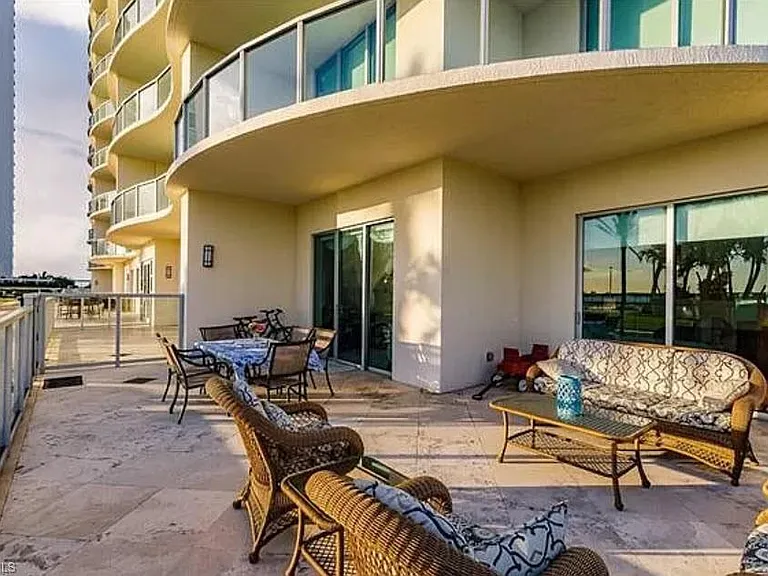 3000 Oasis Grand Blvd #401 — Photo 5