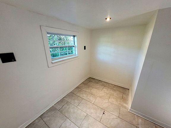 5th image of 2326 Wellington Blvd Unit C