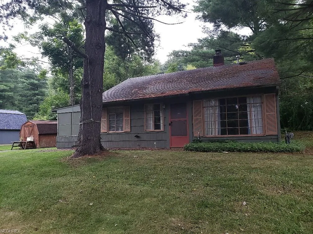9169 N Shore Dr NE photo 1