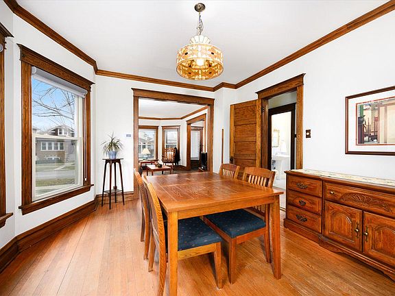 5th image of 1036 Clarence Ave