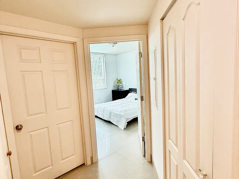 2000 N Bayshore Dr #201 — Photo 13