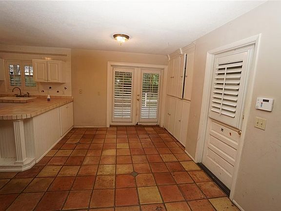 2nd image of 4740 Drummond Ln
