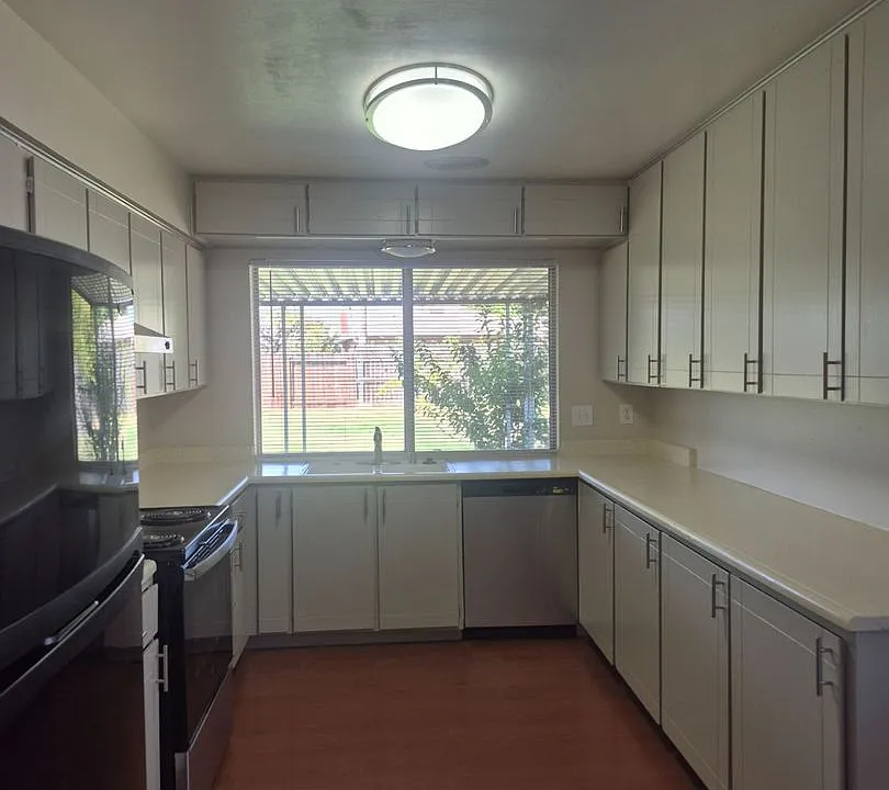 7338 Hayward Dr