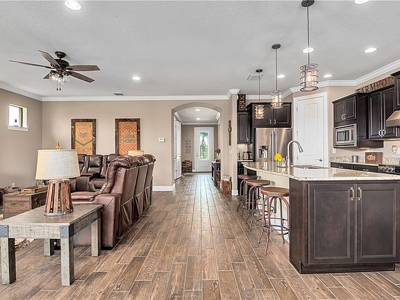 5th image of 5006 Pendelton Sq