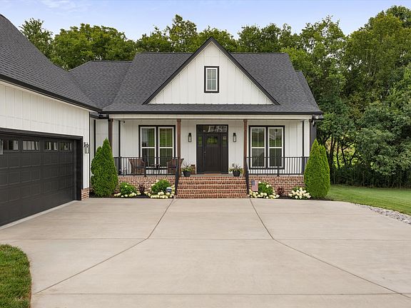 4th image of 350 Thoroughbred Ln