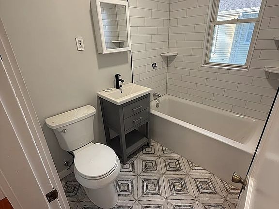 5th image of 86 Quincy St #2