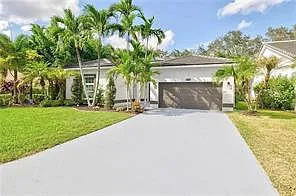 5989 NW 74th St