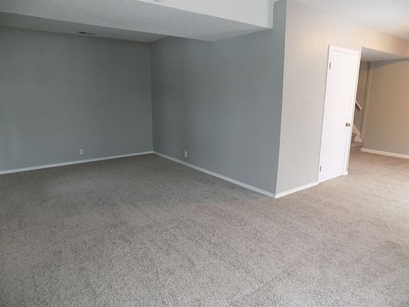 5th image of 815 E Lawrence St