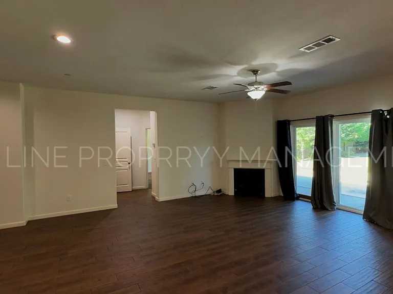 2919 S Tipton St — Photo 16