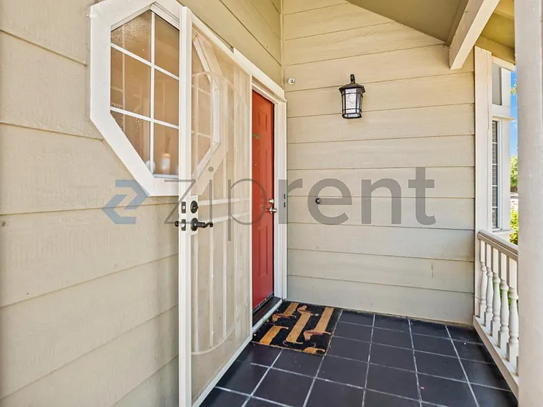 426 King Ave — Photo 3